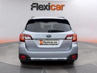 Usado Subaru Outback 150 CV (110 kW) 2017 Gris Familiar