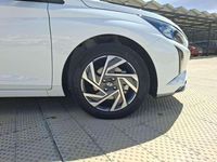 Usado Hyundai i20 101 CV (74 kW) 2025 Blanco Utilitario