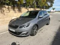 Usado Peugeot 308 Allure 150 CV (110 kW) 2015 Gris / plata Berlina