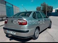 Usado Seat Cordoba Stella 75 CV (55 kW) 2000 Gris / plata Berlina