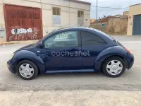 Usado VW New Beetle 115 CV (84 kW) 2000 Azul Utilitario