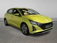 Usado Hyundai i20 100 CV (73 kW) 2024 Verde Utilitario