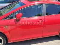 Usado Seat Leon Sport 140 CV (102 kW) 2007 Rojo Utilitario