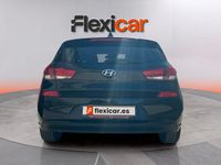 Usado Hyundai i30 120 CV (88 kW) 2018 Negro Berlina