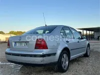 Usado VW Bora Conceptline 100 CV (73 kW) 2000 Gris / plata Berlina