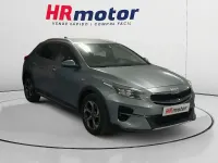 Usado Kia XCeed 136 CV (100 kW) 2022 Gris SUV