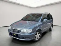 Usado Hyundai Trajet GLS 112 CV (82 kW) 2007 Gris Monovolumen