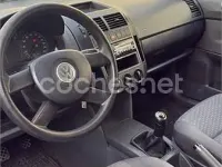 Usado VW Polo Trendline 75 CV (55 kW) 2005 Gris / plata Utilitario