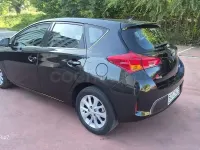Usado Toyota Auris Active 132 CV (97 kW) 2014 Negro Berlina