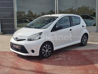 Usado Toyota Aygo City 68 CV (50 kW) 2013 Blanco Utilitario