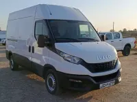 Usado Iveco 35.12 116 CV (85 kW) 2021 Blanco Van
