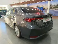 Usado Toyota Corolla Eco 140 CV (102 kW) 2025 Gris / plata Berlina