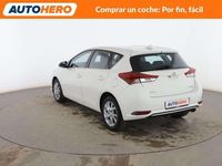 Usado Toyota Auris Active 116 CV (85 kW) 2015 Blanco Berlina