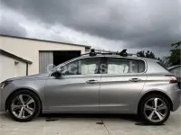 Usado Peugeot 308 Allure 120 CV (88 kW) 2016 Gris / plata Berlina