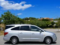Usado SsangYong Rodius 165 CV (121 kW) 2010 Gris / plata Monovolumen