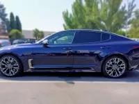 Usado Kia Stinger GT-Line 256 CV (188 kW) 2017 Azul Utilitario