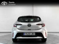Usado Toyota Corolla Active 122 CV (89 kW) 2022 Gris / plata Berlina