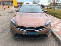 Usado Kia Ceed 120 CV (88 kW) 2022 Marrón Utilitario