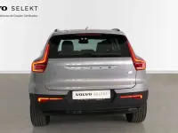 Usado Volvo XC40 Core 169 kW (230 CV) 2023 Plateado SUV