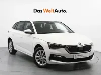 Usado Skoda Scala 110 CV (80 kW) 2022 Blanco Utilitario