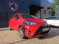 Usado Toyota Yaris Active 111 CV (81 kW) 2020 Rojo Berlina