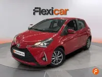 Usado Toyota Yaris Active 69 CV (50 kW) 2018 Rojo Berlina