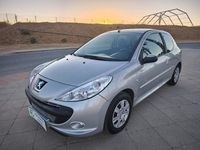 Usado Peugeot 206 60 CV (44 kW) 2010 Gris / plata Berlina