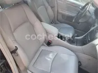 Usado Mercedes C220 Avantgarde 143 CV (105 kW) 2002 Violeta / lila Berlina