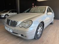 Usado Mercedes C200 Elegance 163 CV (119 kW) 2001 Gris / plata Berlina