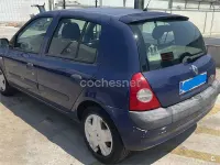 Usado Renault Clio II 75 CV (55 kW) 2005 Azul Berlina