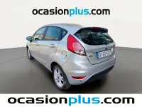 Usado Ford Fiesta Trend 100 CV (73 kW) 2014 Gris plata Utilitario
