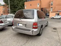 Usado Kia Carnival LX 144 CV (105 kW) 2007 Gris / plata Monovolumen