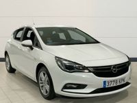 Usado Opel Astra Selective 125 CV (91 kW) 2018 Blanco Familiar