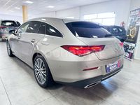 Usado Mercedes CLA200 Shooting Brake 150 CV (110 kW) 2020 Amarillo Familiar