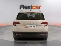 Usado Skoda Karoq Ambition 150 CV (110 kW) 2021 Blanco SUV