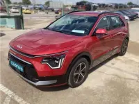 Usado Kia Niro 105 CV (77 kW) 2023 Rojo SUV