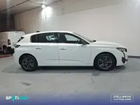 Usado Peugeot 308 Active 130 CV (95 kW) 2022 Blanco Berlina