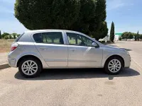 Usado Opel Astra Enjoy 100 CV (73 kW) 2006 Gris / plata Berlina