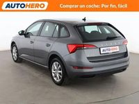 Usado Skoda Scala Active 110 CV (80 kW) 2022 Gris Utilitario