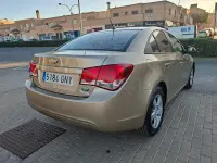 Usado Chevrolet Cruze LS 113 CV (83 kW) 2010 Marrón Berlina