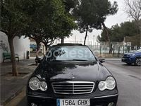 Usado Mercedes C220 Avantgarde 143 HP (105 kW) 2005 Preto Sedan