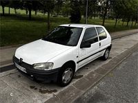 Usado Peugeot 106 58 CV (42 kW) 1998 Blanco Utilitario