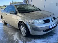 Usado Renault Mégane Cabriolet Dynamique 120 CV (88 kW) 2004 Beige Descapotable