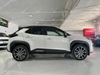 Usado Toyota Yaris Cross Sport 131 CV (96 kW) 2022 Gris / plata SUV
