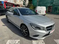 Usado Mercedes CLA220 Urban 170 CV (125 kW) 2013 Gris / plata Berlina