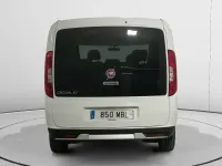 Usado Fiat Doblò Trekking 120 CV (88 kW) 2022 Blanco Monovolumen