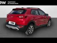 Usado Kia Stonic 100 CV (73 kW) 2022 Signal red SUV