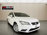 Usado Seat Leon Style 105 CV (77 kW) 2014 Blanco Familiar