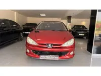 Usado Peugeot 206 109 CV (80 kW) 2005 Rojo Utilitario