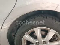 Usado Toyota Yaris Active 99 CV (72 kW) 2013 Gris / plata Utilitario